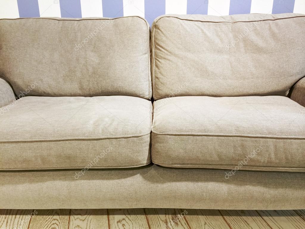 Pareti a righe beige: illusioni ottiche per ristrutturare gli ...