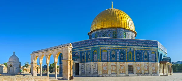 The Dome of the Rock behind the colonnade