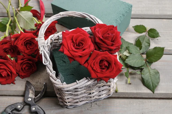 How to make bouquet of roses in wicker basket tutorial