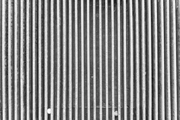 Channeled texture of a water drain lattice