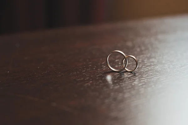 Wedding ring on the table 3842.