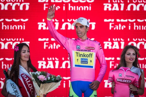 Lugano, Italia 27 May 2015; Alberto Contador on the podium in Pink Jersey