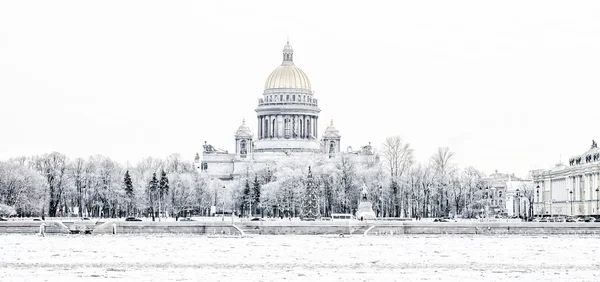 St. Isaac\'s Cathedral in St. Petersburg in the winter