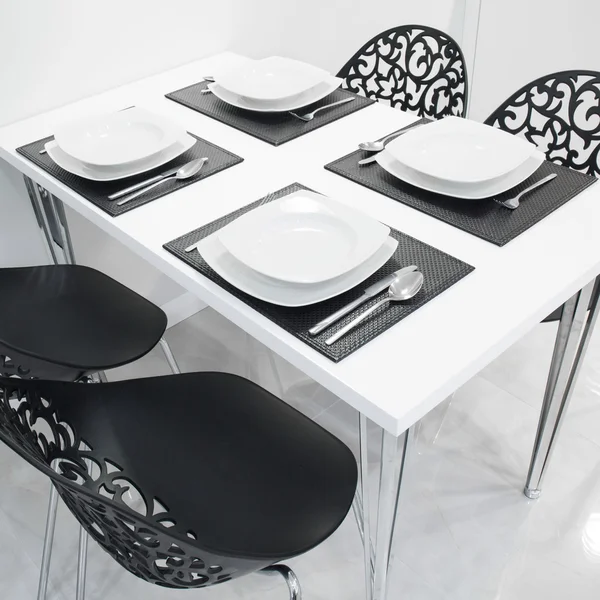 Black and white table set