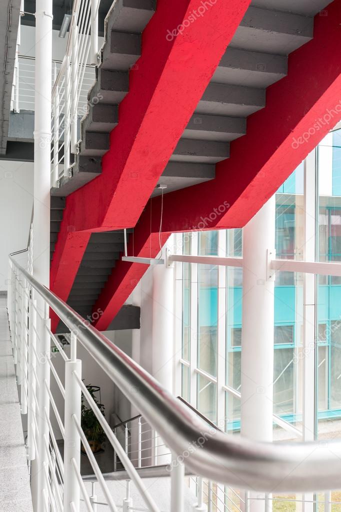 Nuevo edificio de la universidad del diseño — foto de stock ...