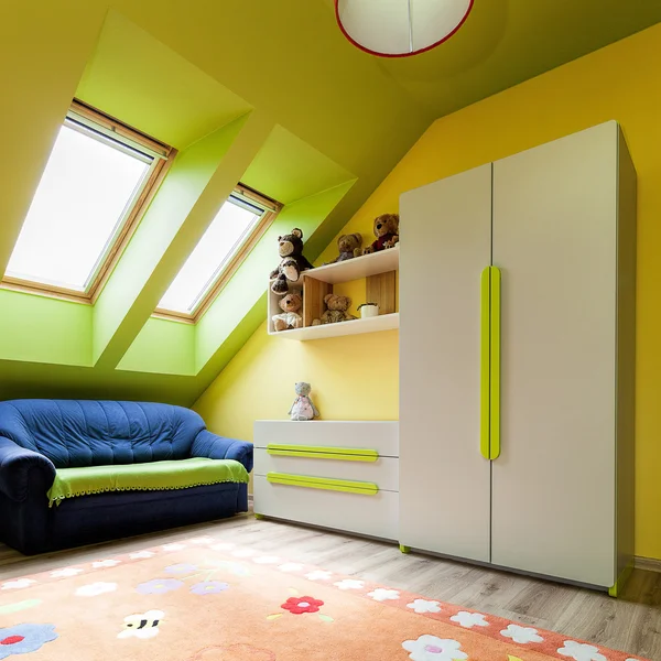 Urban apartment - colorful room