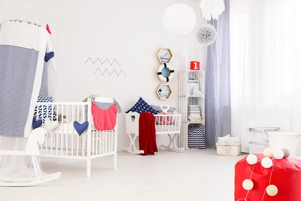 Marine decor of a modern baby room