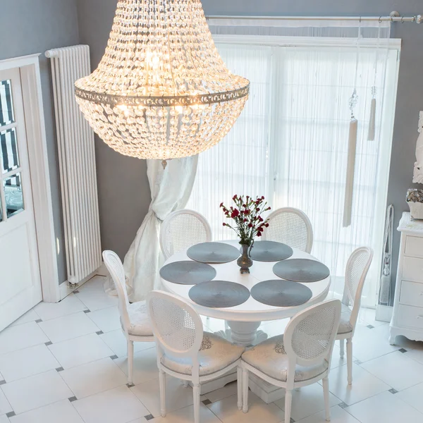 Crystal chandelier in dinning room