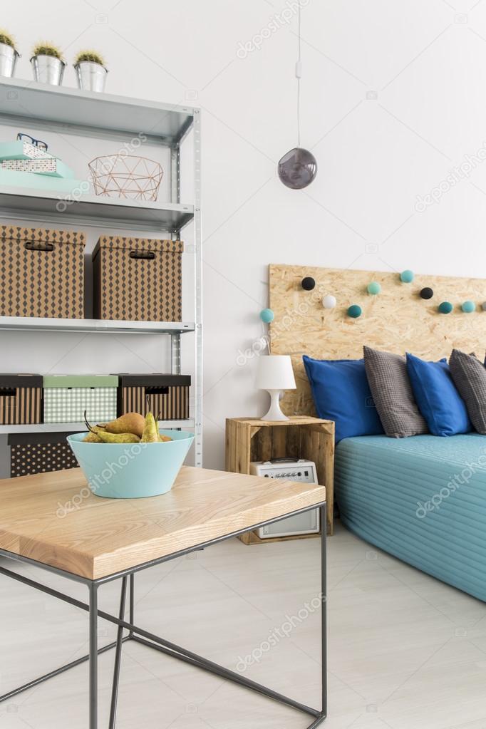 Uso creativo de materiales naturales en la decoración del ... Camas modernos con tablero