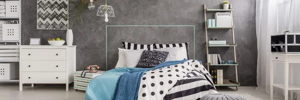 Stripes and dots in home decoration