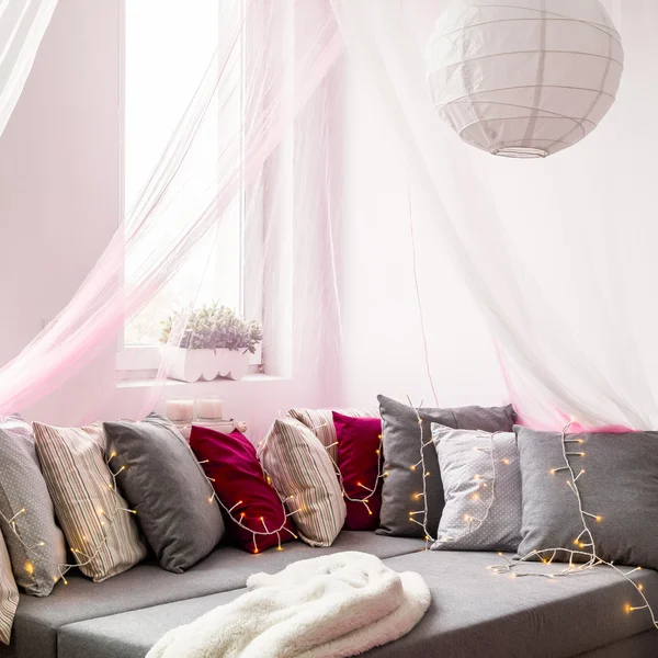 Rose and gray girl\'s room