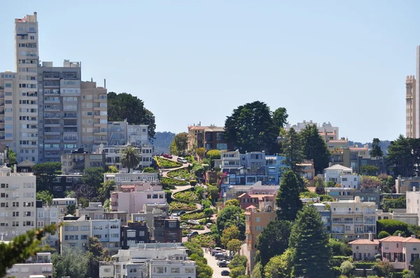 San Francisco: skyline and view of Lombard Street