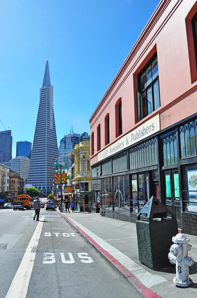San Francisco: City Lights Bookstore and Transamerica Pyramid