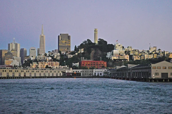 San Francisco: skyline, panoramic view of the city and the Bay at sunset