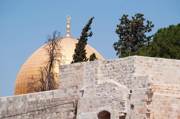 Jerusalem: details of the Dome of the Rock, the Islamic shrine