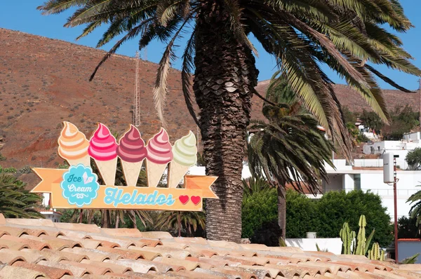 Fuerteventura: the sign of an ice-cream shop in Betancuria