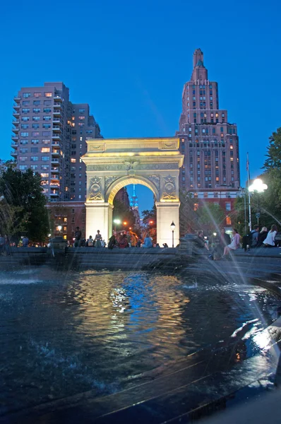Fountain and Washington Square Arch
