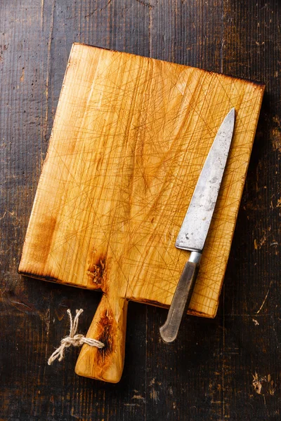 Chopping board and kitchen knife