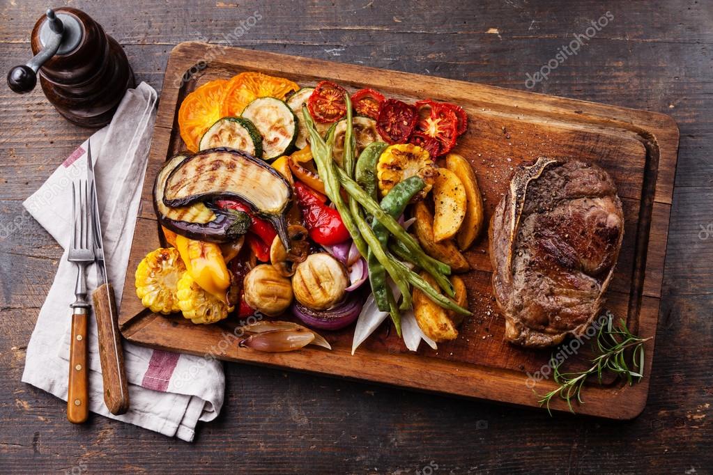 depositphotos_54099305-Club-Beef-steak-and-Grilled-vegetables.jpg