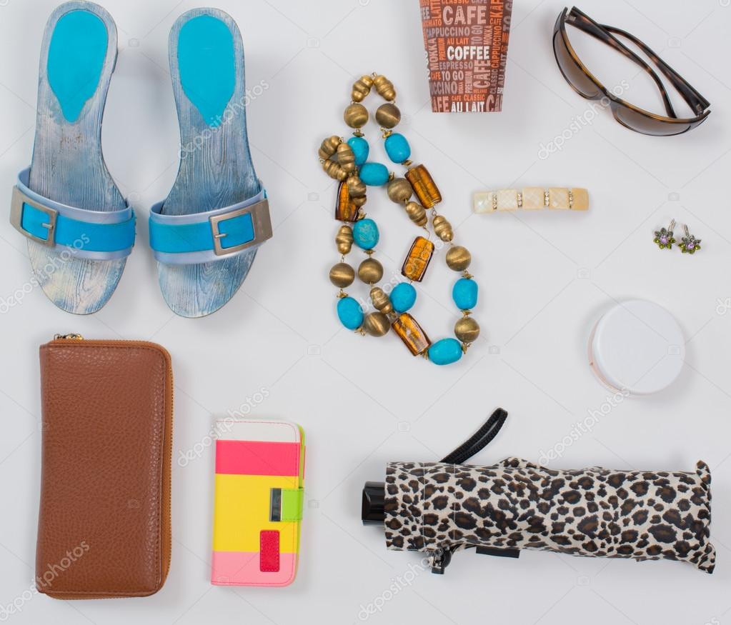 Sommer Mode Accessoires In Wohnung Lag Noch Stockfoto