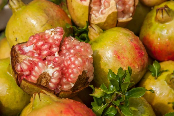 Lijiang, Yunnan Shuhe health food pomegranate fruit -------