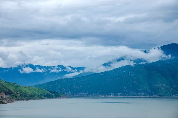 G5 Sichuan Province Jing Kun highway service area of asbestos-side scenery