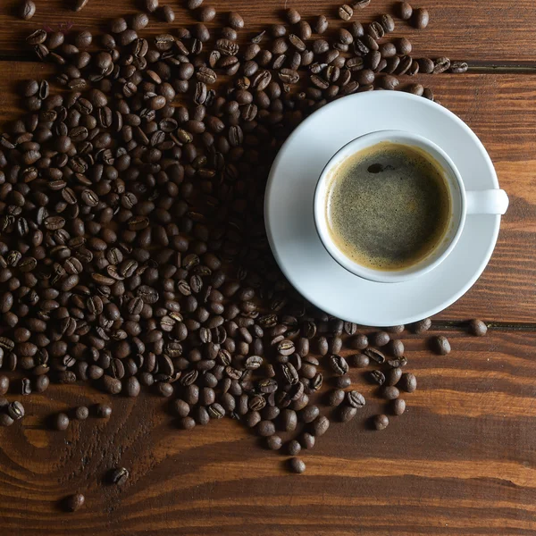 Coffee capsule with coffee beans