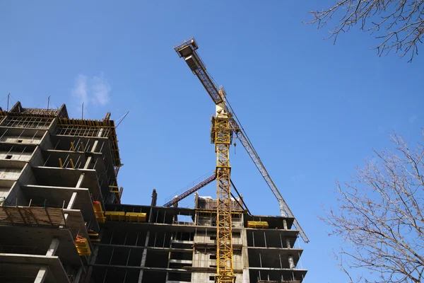 House and building crane