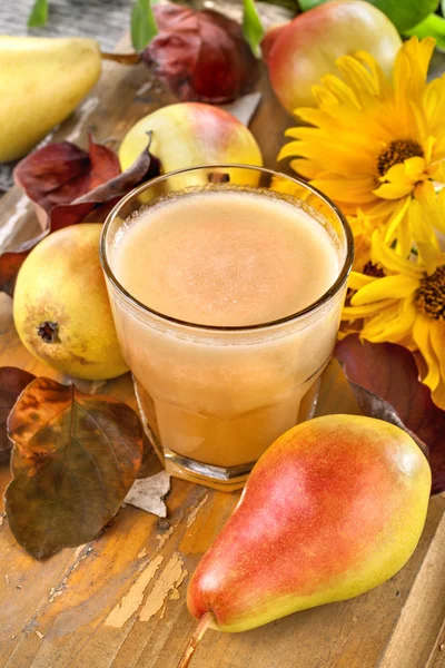 Fresh pears juice