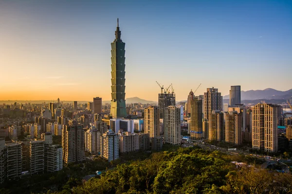 View of Taipei 101 and the Taipei skyline at sunset, from Elepha