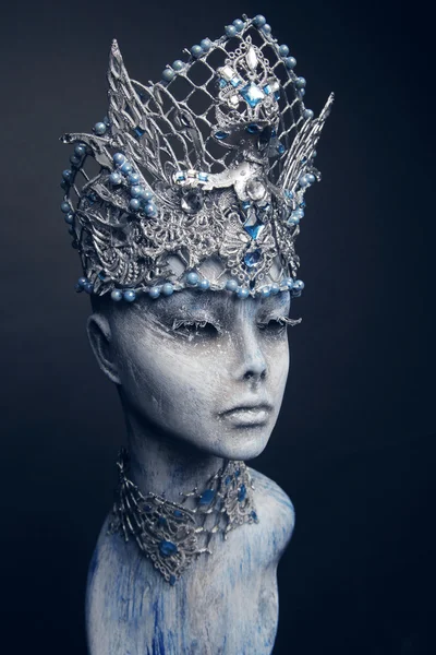 Silver snow queen crown and collar