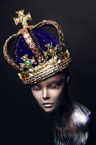 Mannequin in Royal Crown