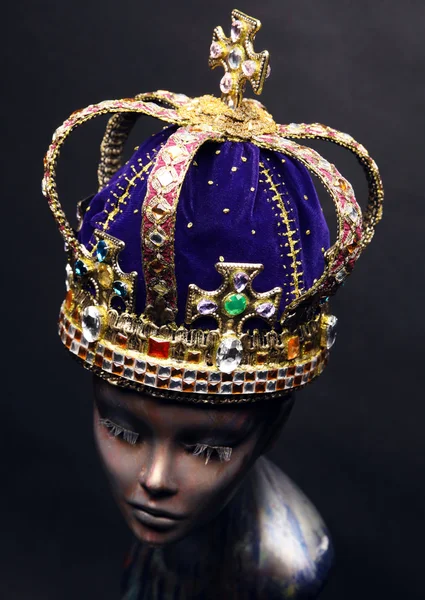 Mannequin in Royal Crown