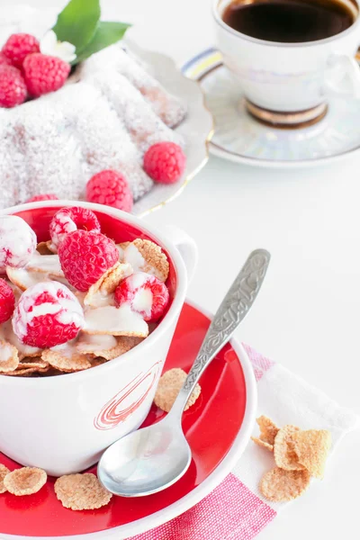 Cereal with berries and homemade cake