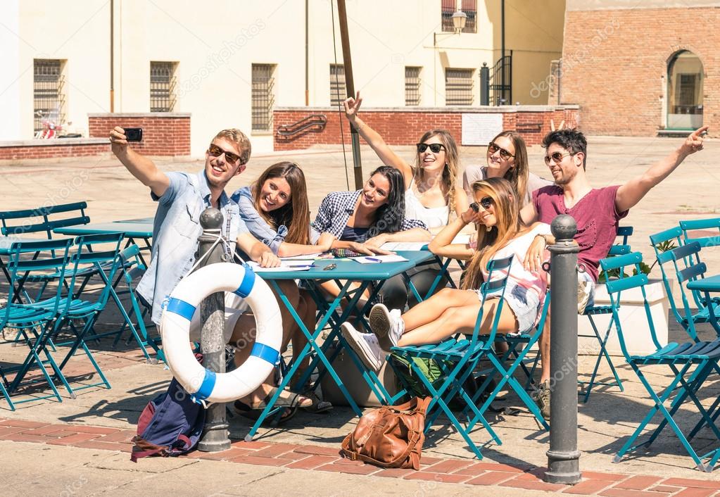 11+ Pic Of Friends Group Gif