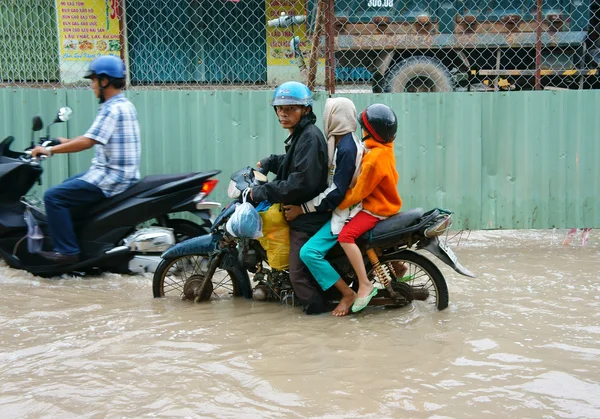 Vietnamese people, flooded water street