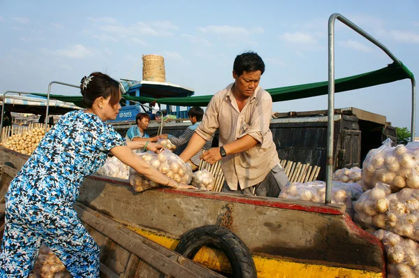 Cai Rang floating market, Mekong Delta travel