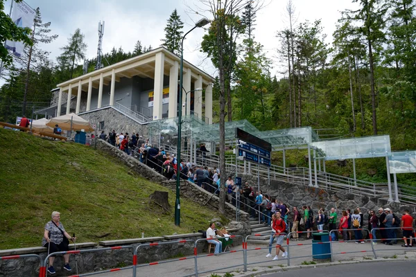 Long queue at Kasprowy cable car station