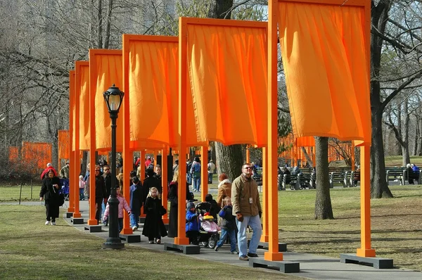 NYC: Christo\'s The Gates in Central Park