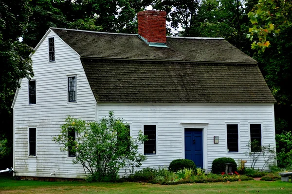 Simsbury, CT: 1795 Hendrick Cottage