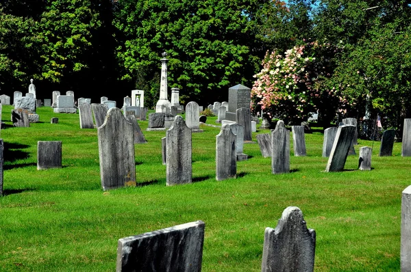 Rockingham, VT: Meeting House Burial Ground