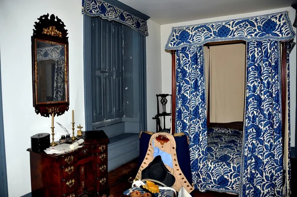 NYC: Bedroom at 1748 Van Cortlandt Manor
