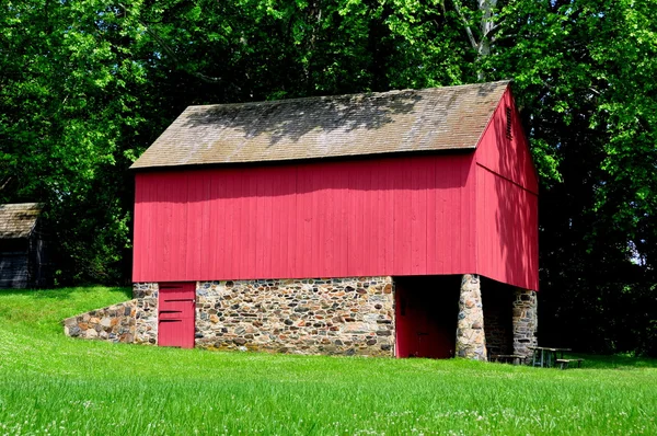 Chadds Ford, PA:  Red Barn at the Gideon Gilpin House