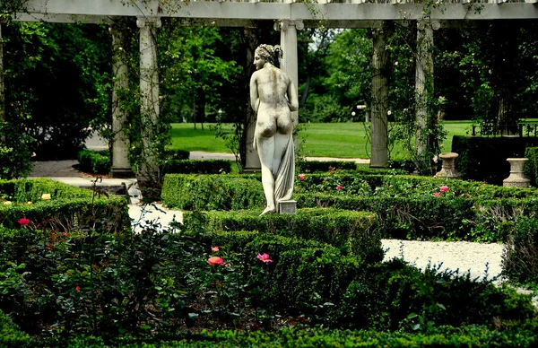 Newport, RI: Statuary and Garden at Rosecliff Mansion