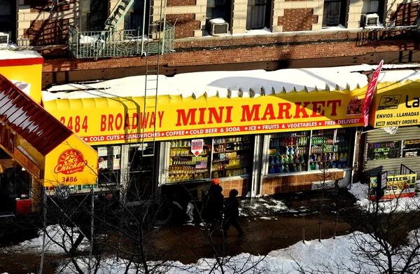 New York City: Mini-Market Grocery on Broadway