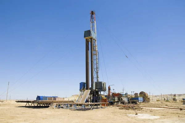 Loaded drilling rig on a desert