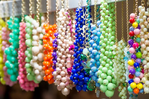 Many beads