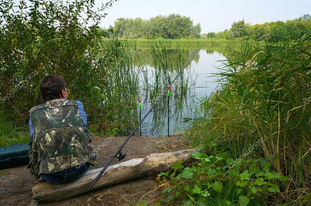 много рыбаков на реке много рыбаков на реке
