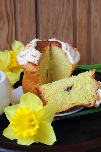 Easter cake and daffodils