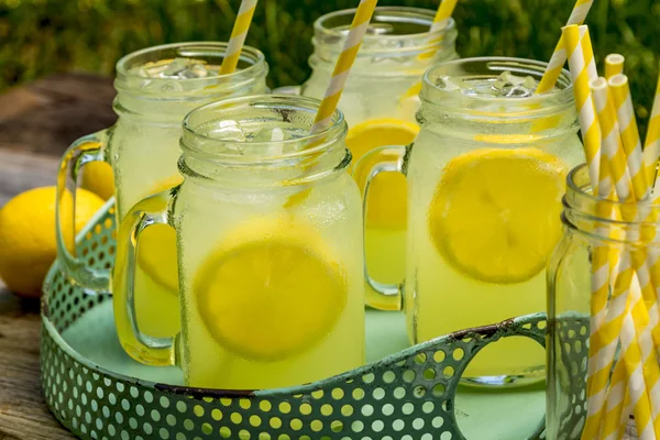 Fresh Squeezed Lemonade in Mason Jars